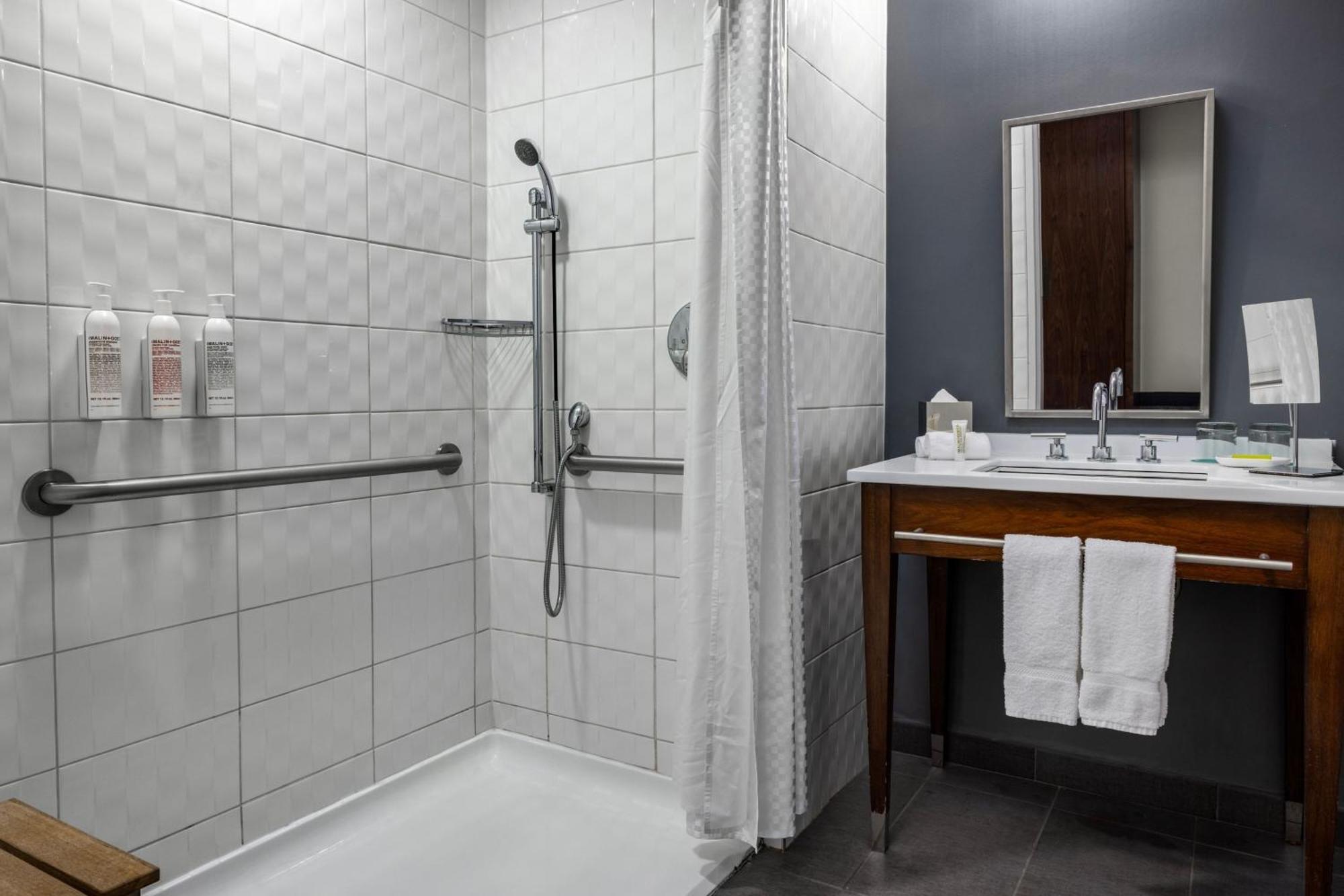 Le Meridien Atlanta Perimeter Данвуди Экстерьер фото