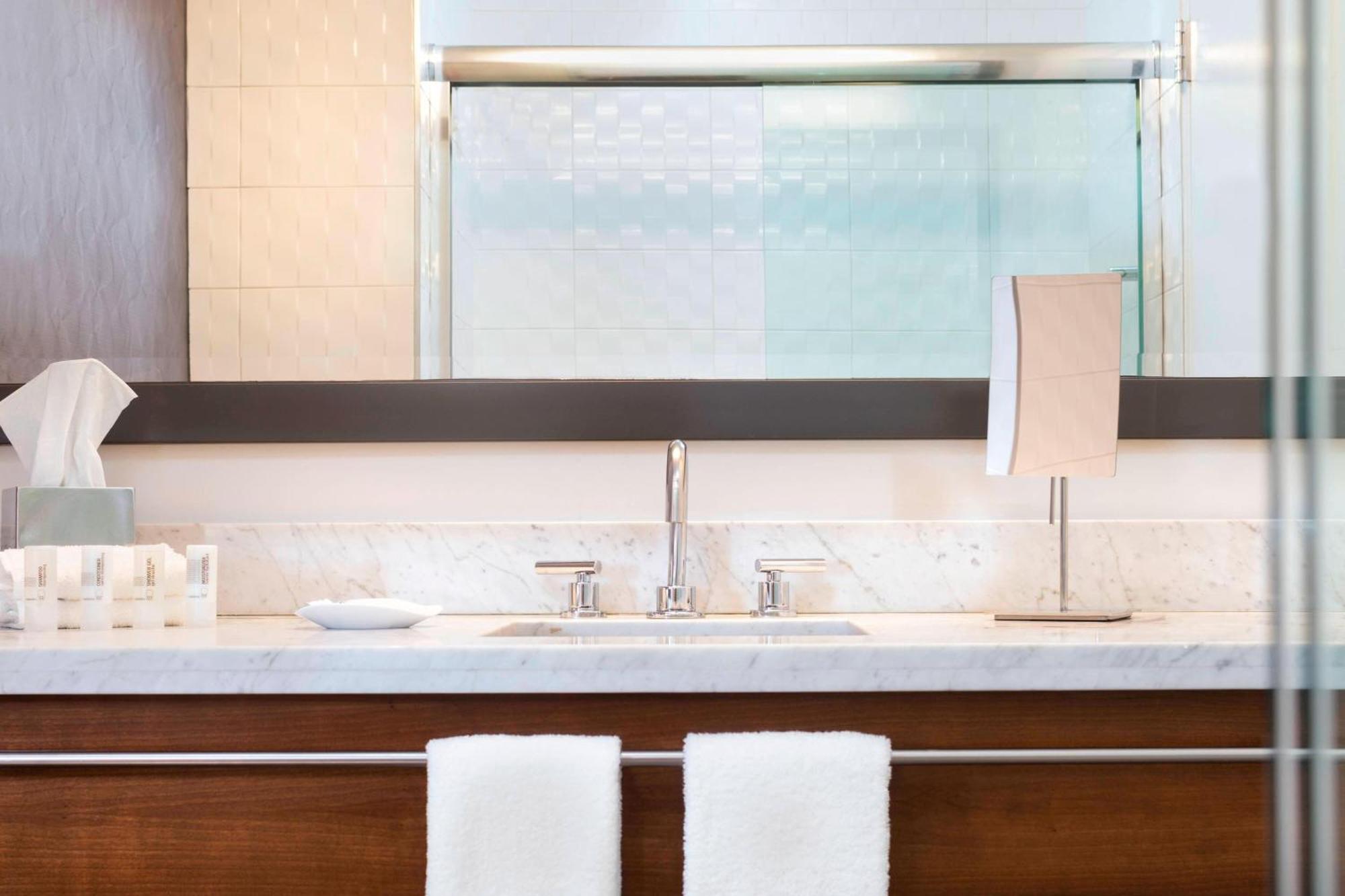 Le Meridien Atlanta Perimeter Данвуди Экстерьер фото